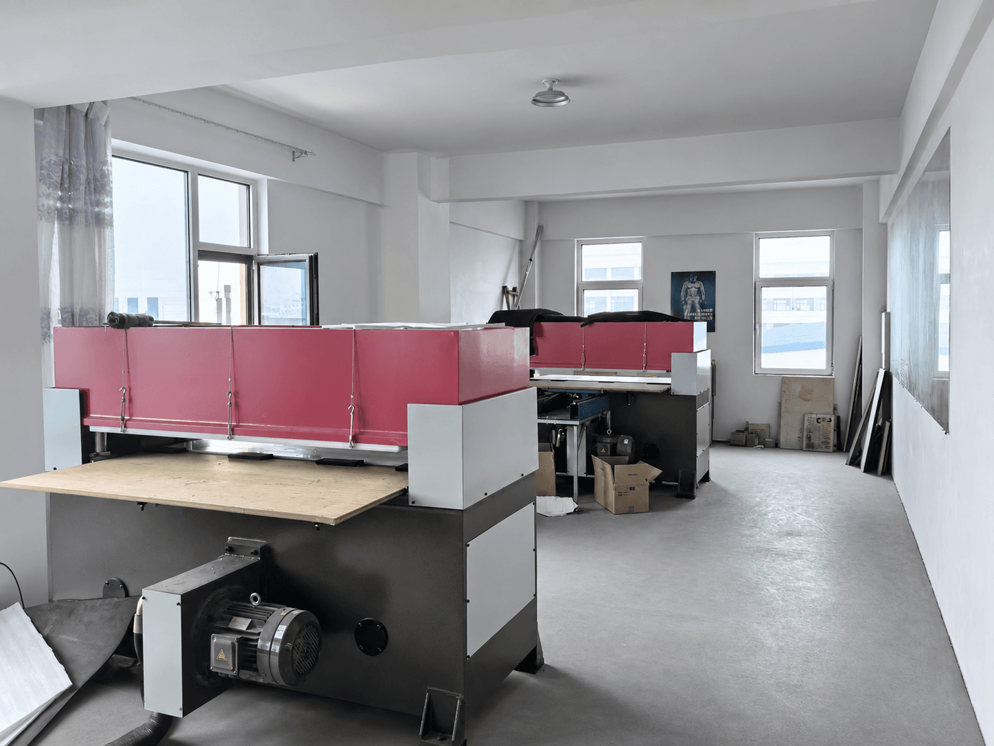 Workshop floor and processing equipment